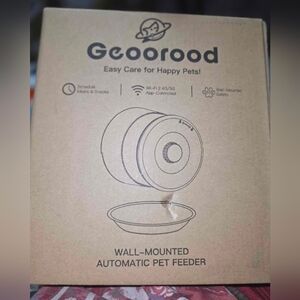 Wall-Mounted Automatic Pet Feeder - Gray